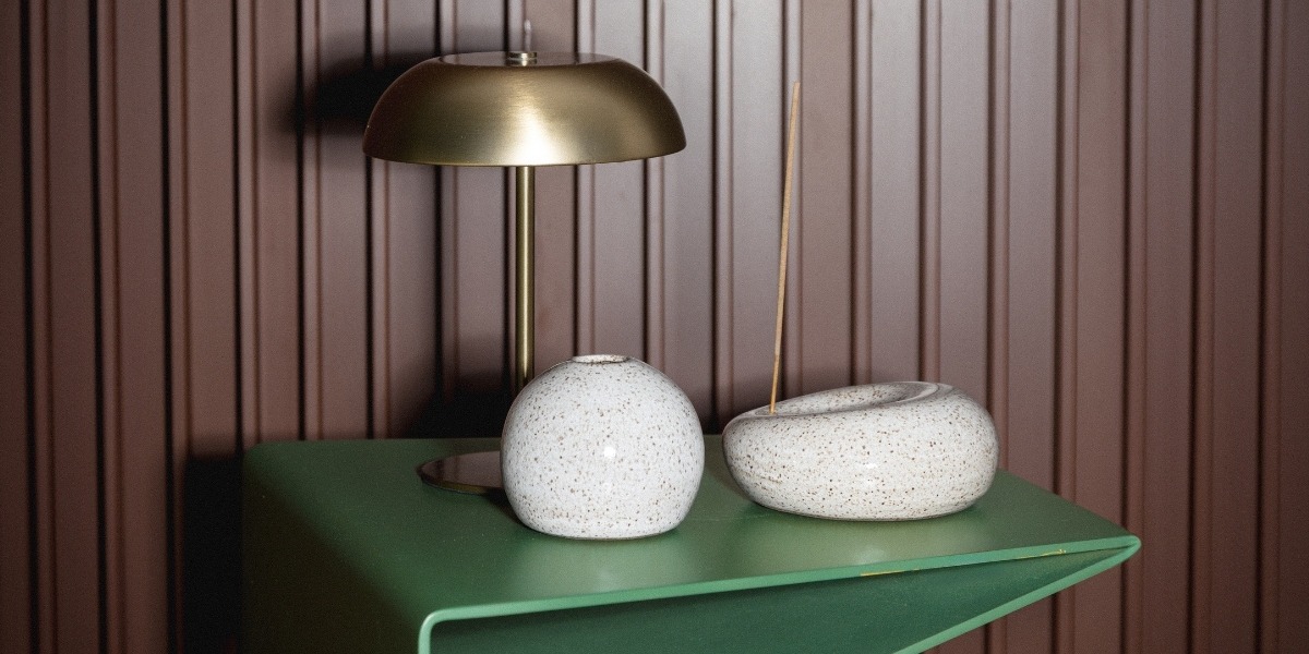 Esmo Ceramica Grid Banner Incensario Bolha e Vaso Bola Branco