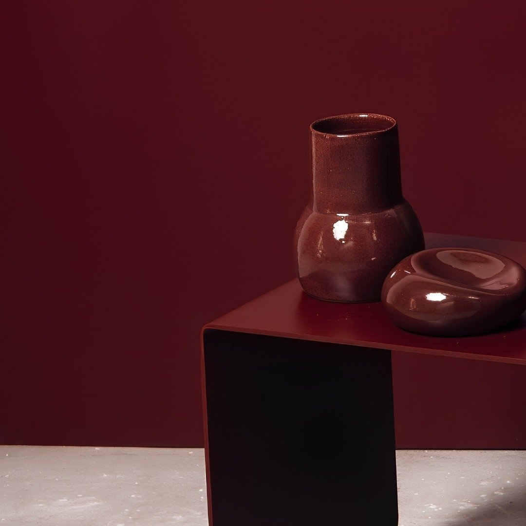 Incensário Bolha e Vaso Gota Intermediário em Cerâmica Artesanal cor Borgonha Esmo Cerâmica.