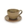 Xícara Orgânica Expresso na cor Oliva, com esmalte acetinado e denso pontilhado orgânico sobre base aparente de argila tabaco.