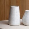 Vaso Cônico Grande em Cerâmica Artesanal na cor Off-White da Esmo Cerâmica
