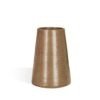 Vaso Cônico Intermediário de cerâmica artesanal na cor Oliva, apresentando formato geométrico de proporções equilibradas, linhas retas e acabamento acetinado verde escuro com denso pontilhado orgânico, posicionado sobre um fundo claro.